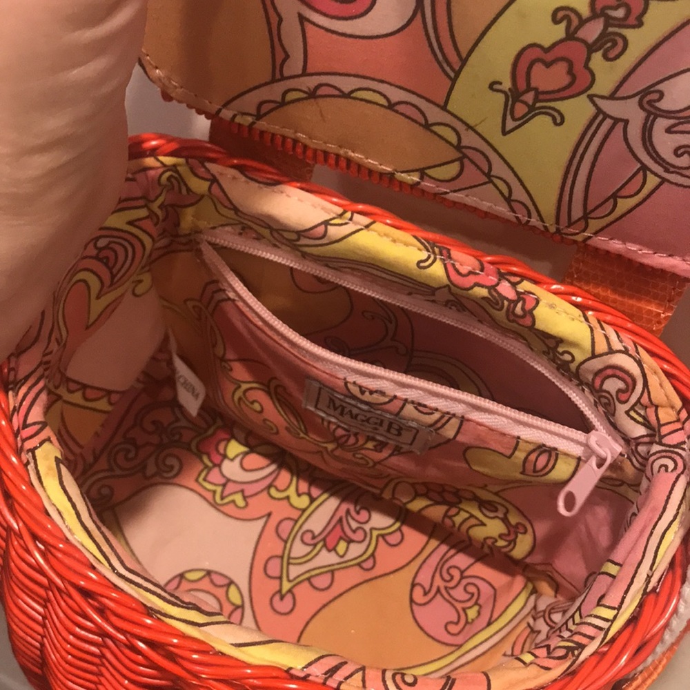 Maggi B Beautiful Shoulder Basket Bag - Picture 5 of 11